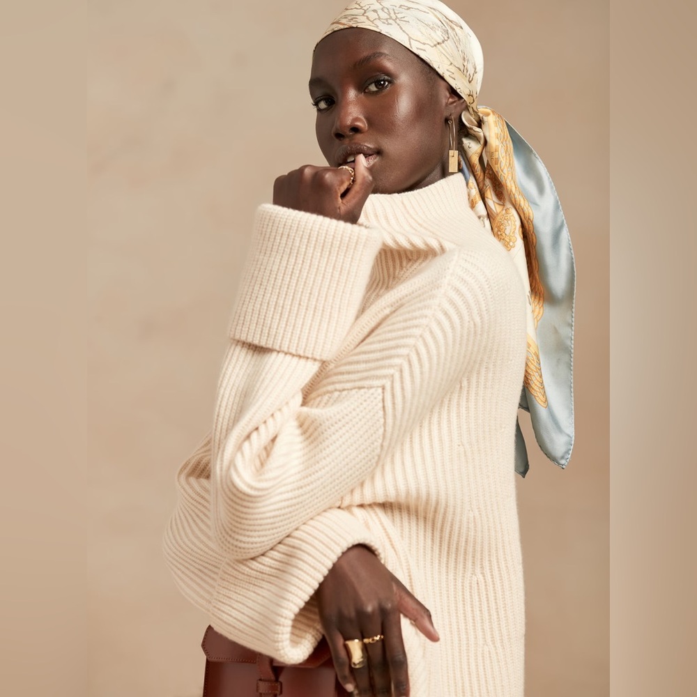 Banana Republic Merino Wool/Cashmere Cream Oversized Sweater Women’s size M